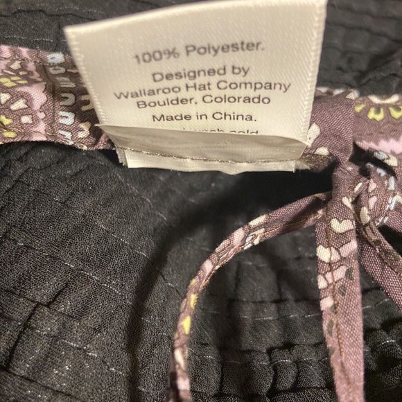 Walleroo Black Packable Scrunchie Wide Brim Adjustable Hat. - Picture 4 of 5